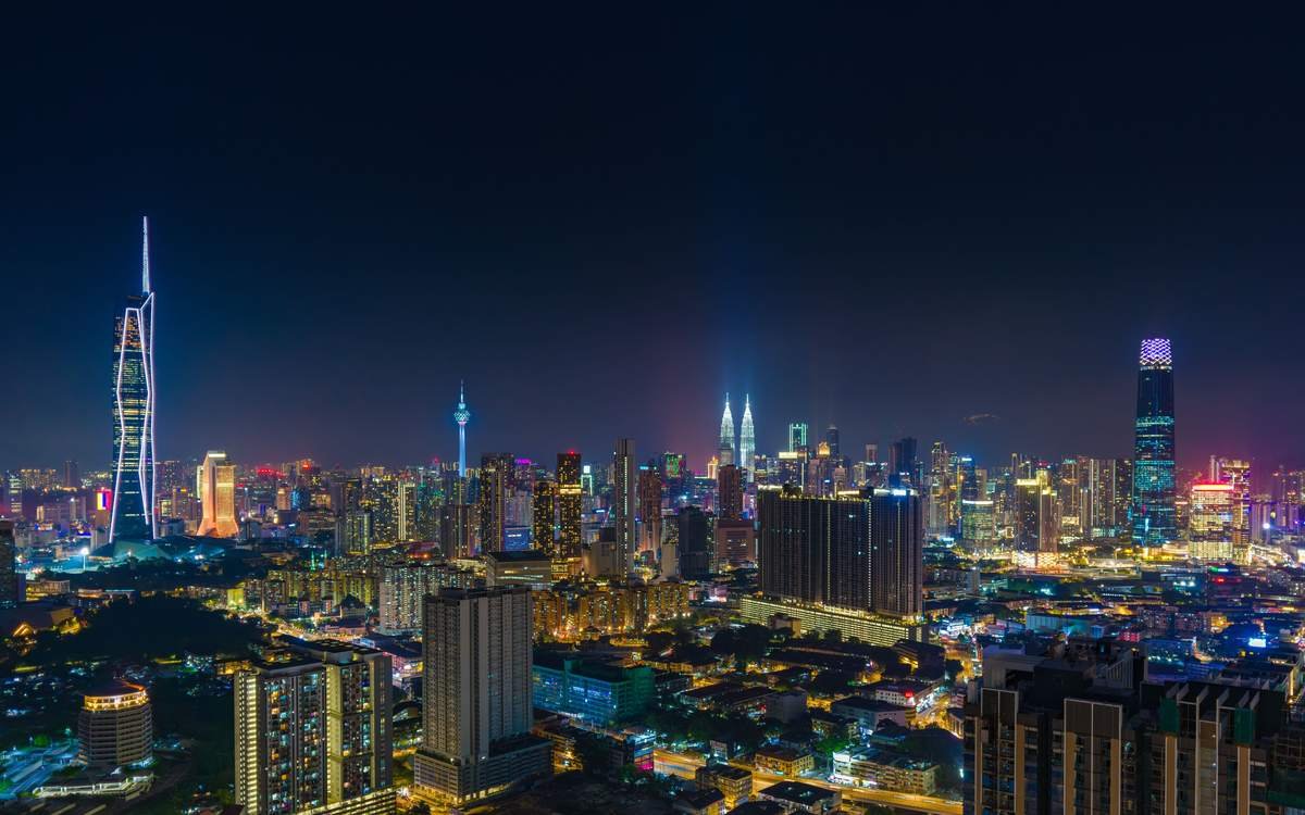 Kuala Lumpur skyline at night featuring Merdeka 118